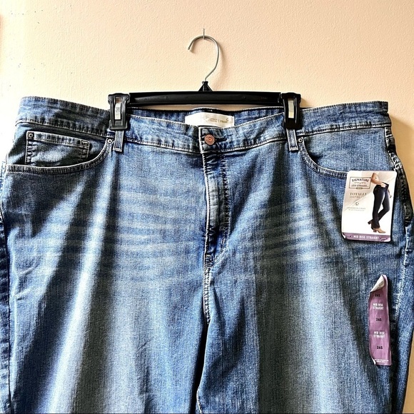 NWT Levi's Plus 26 Short Gold Label Women's Curvy Totally Shaping Straight Jeans - Picture 4 of 10
